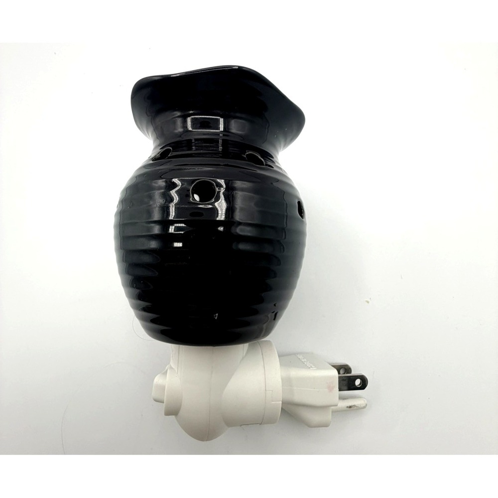 Plug-In Warmer Scentsy "Groovy Black"  Night Light.  Discontinued Works W/Bulb!